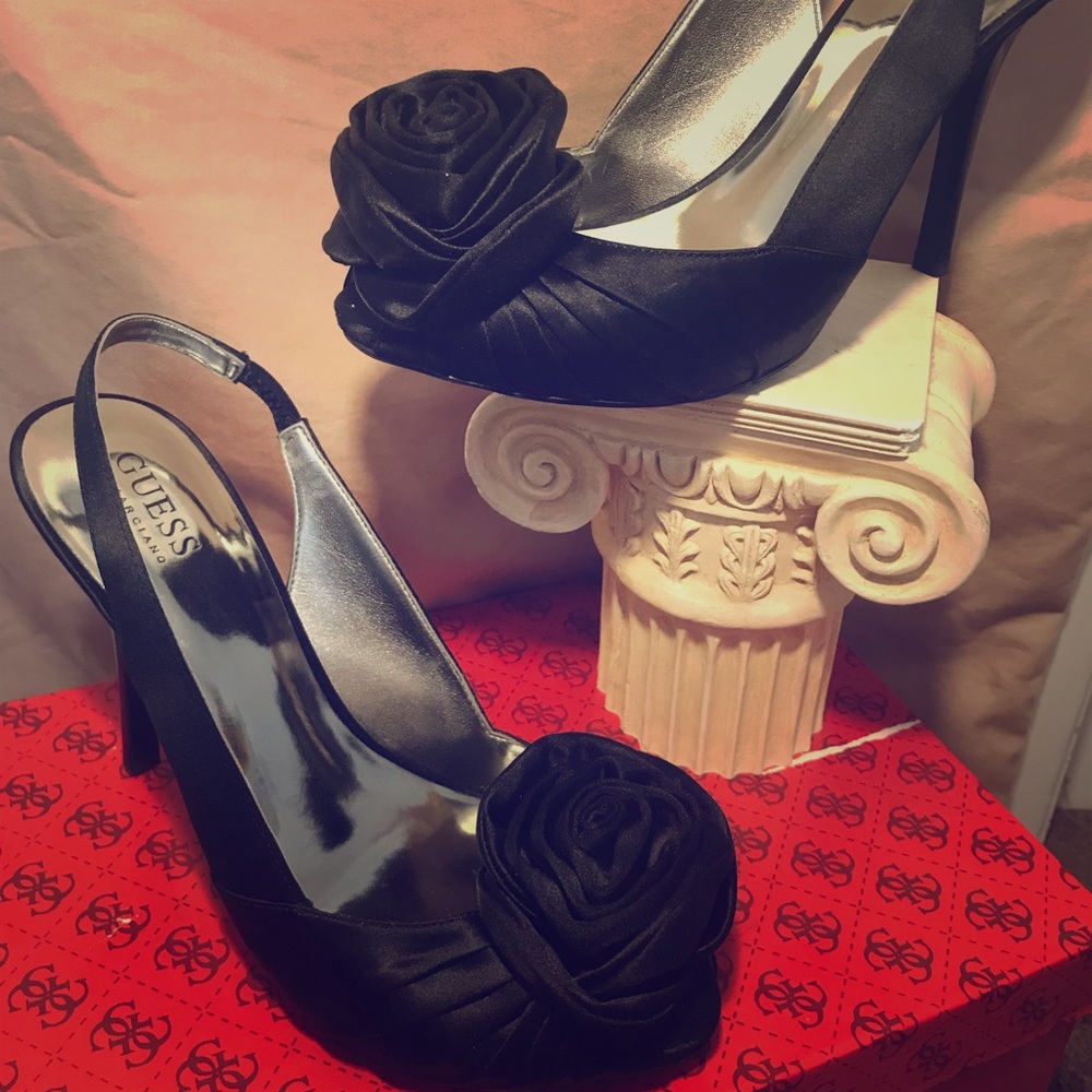 Guess by Marciano Gwnisadora shoe